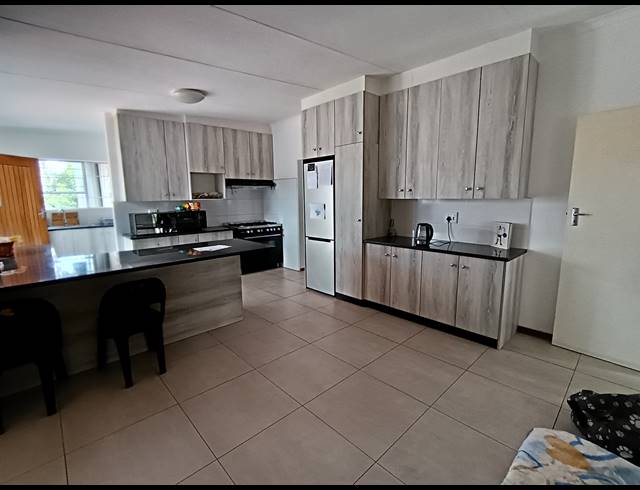 3 BEDROOM HOUSE FOR SALE IN BRACKENHURST